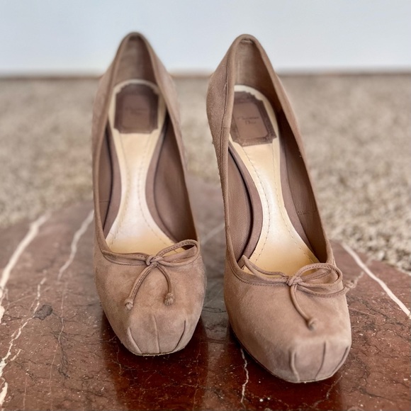 Dior Nude Suede Ballet Heels with Bows and Square Toes - Picture 10 of 15